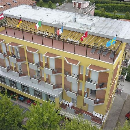 Hotel Betulla リミニ エクステリア 写真
