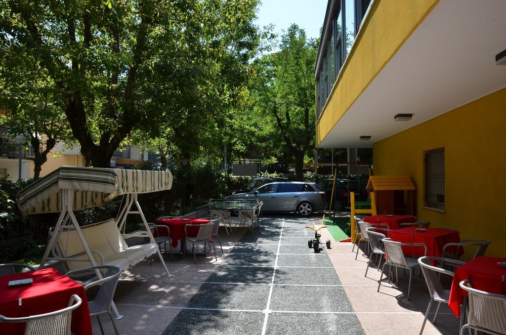 Hotel Betulla リミニ エクステリア 写真